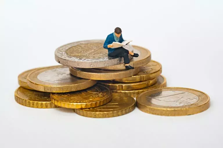 How the Economy Affects Study Abroad Plans