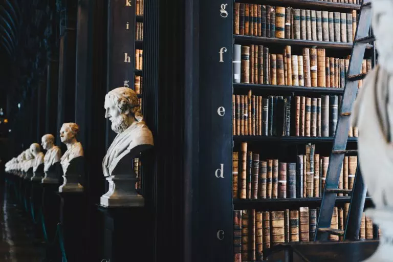 Study Abroad for Law Students: Opportunities & Benefits