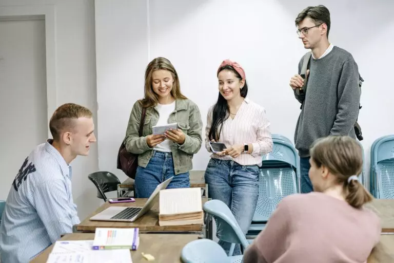 How to Make the Most of Your Free Time While Studying Abroad